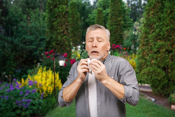 Man suffering from allergies